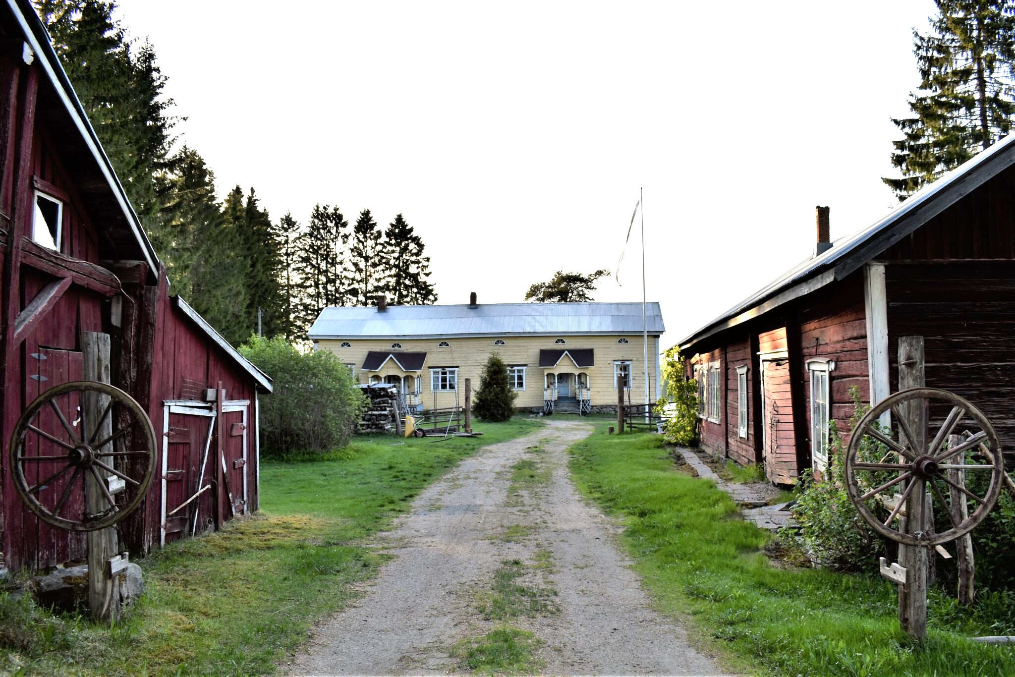 Laukkalan kartano pihapiiri